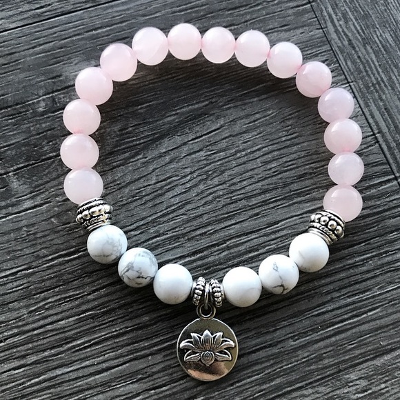 Rose quartz & white howlite lotus flower bracelet - Picture 9 of 10